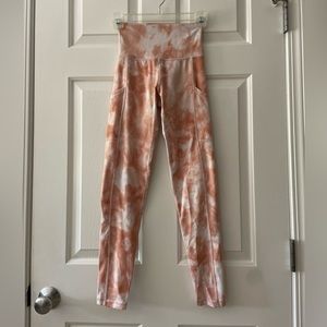 Leggings, Worn a couple times, no stains/smells, good condition, side pockets!!